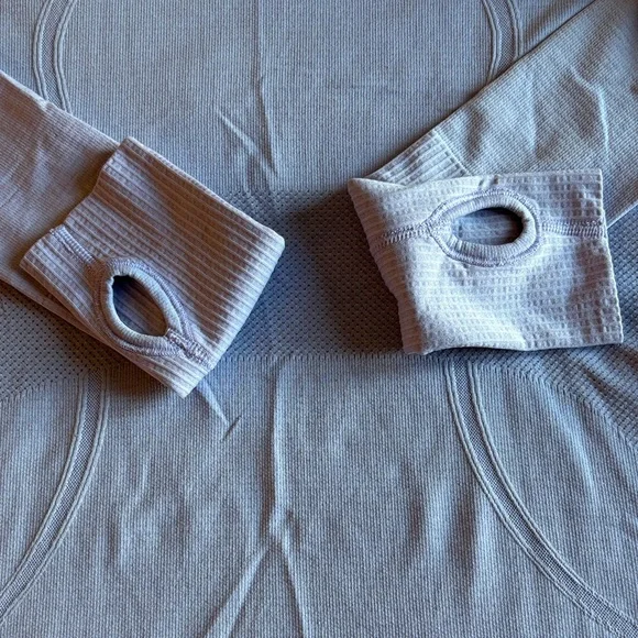 Lululemon Swiftly ~ Size 8 - Picture 2 of 5